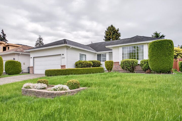 Property Photo:  15320 29th Avenue  BC V4P 1G5 