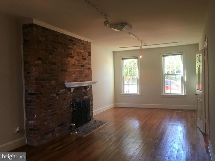 Property Photo:  1435 Powhatan Street  VA 22314 