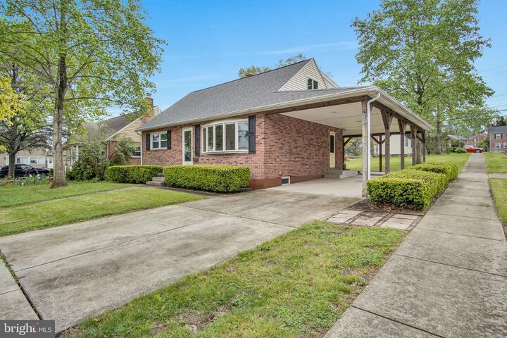 Property Photo:  350 E Roosevelt Avenue  PA 17057 