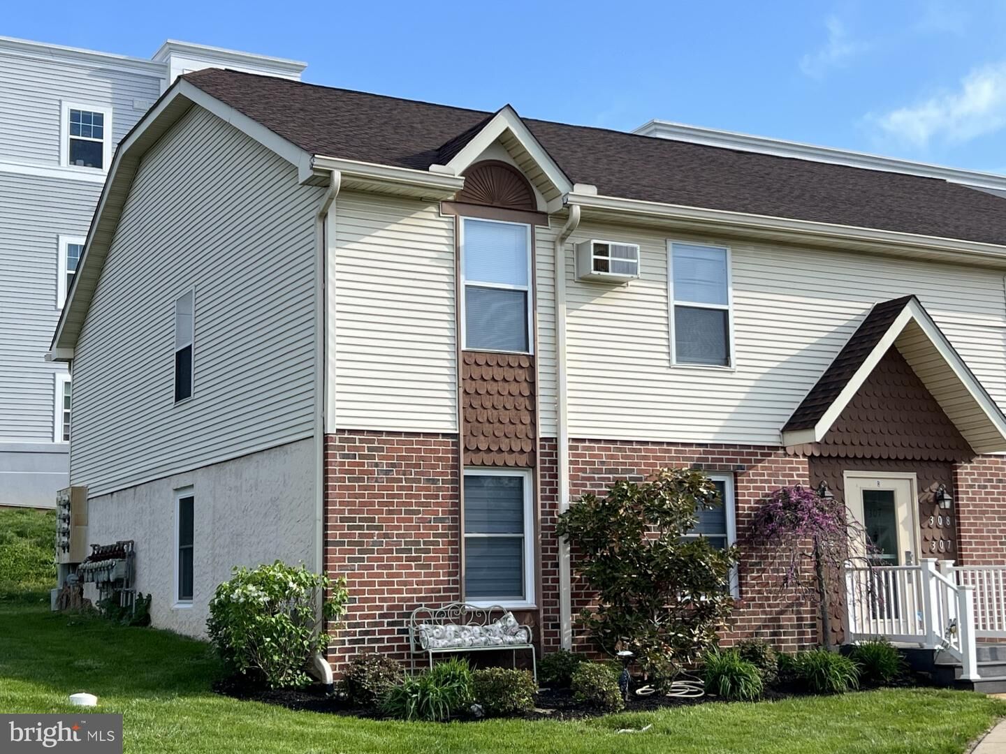 Property Photo:  306 Walnut Court Way  PA 19348 
