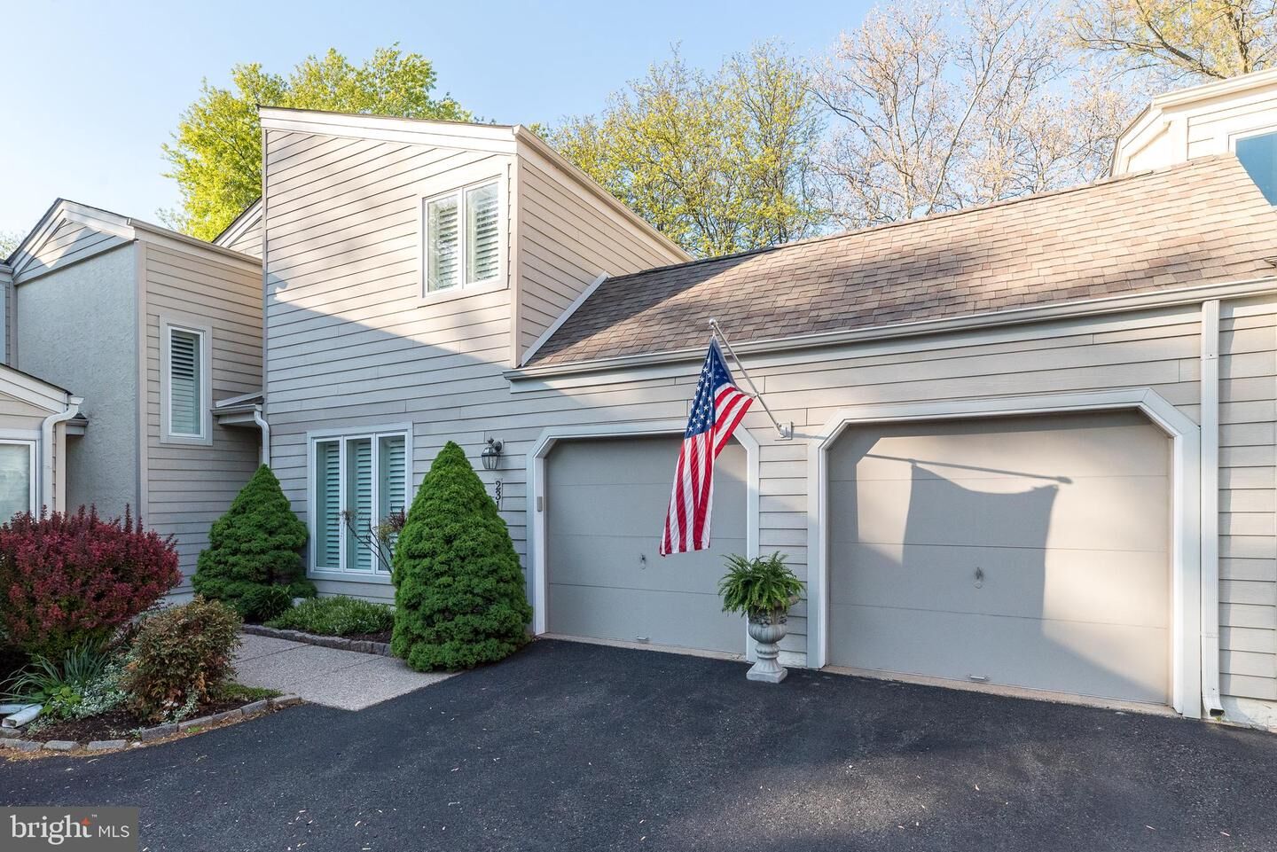 Property Photo:  231 Hastings Court  PA 18901 