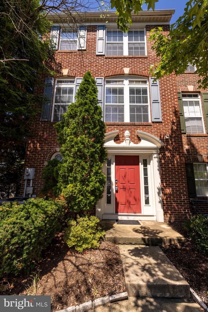 Property Photo: 5821 Pearson Lane VA 22304