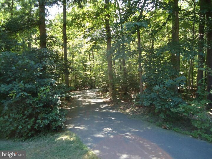 Property Photo:  6401 Wolf Run Hunt Court  VA 22039 