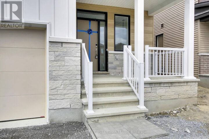Property Photo:  807 Tincture Place North  ON K2W 0P2 