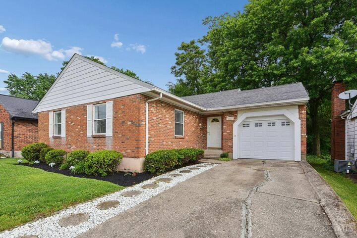 Property Photo:  1278 Sanborn Court  OH 45215 