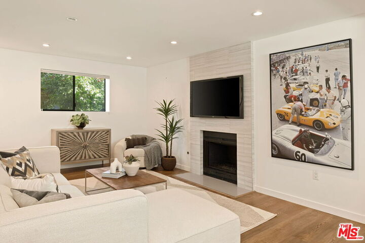 Property Photo:  11734 Sunshine Ter  CA 91604 