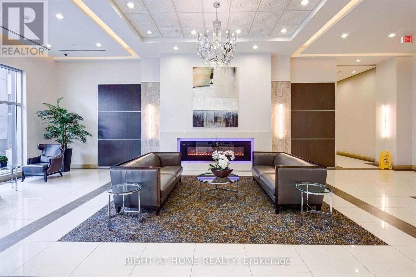 Property Photo:  7165 Yonge Street East 631  ON L3T 0M9 