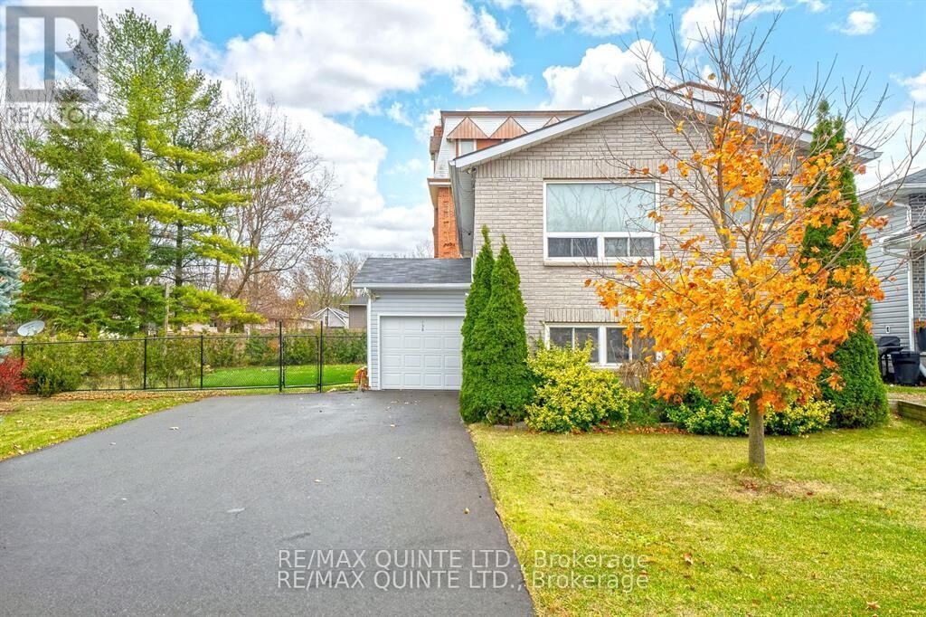 Property Photo:  138 College Street  ON K0K 1X0 