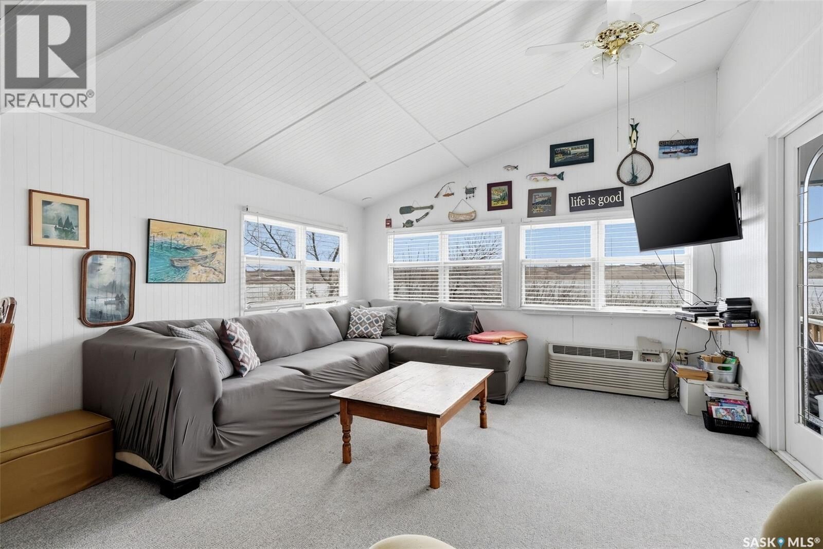 Property Photo: 57 Sebolt Bay SK S4S 4C0