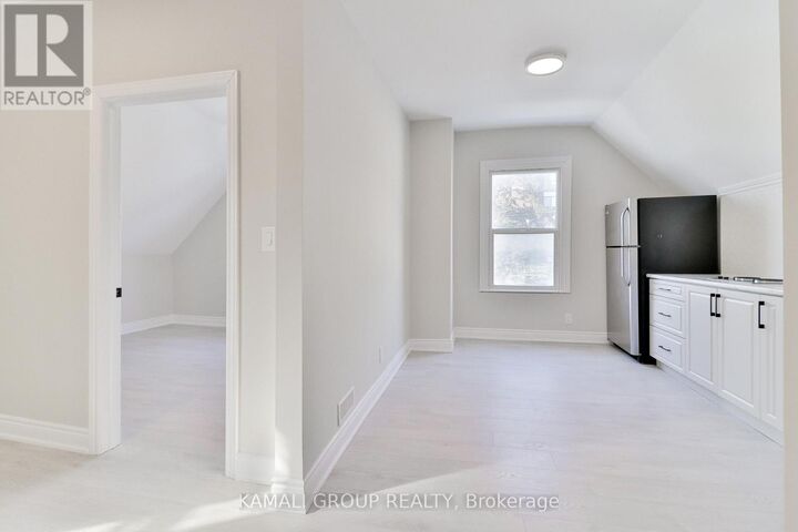 Property Photo:  93 McMillan Drive Unit 3  ON L1G 3Z7 