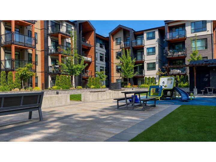 Property Photo:  32690 14th Avenue 203  BC V2V 0K5 