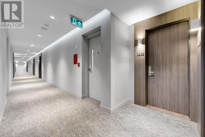 Property Photo:  185 Roehampton Avenue 2802  ON M4P 0C6 