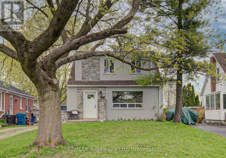 Property Photo:  34 Somerset Street  ON N5A 6K1 