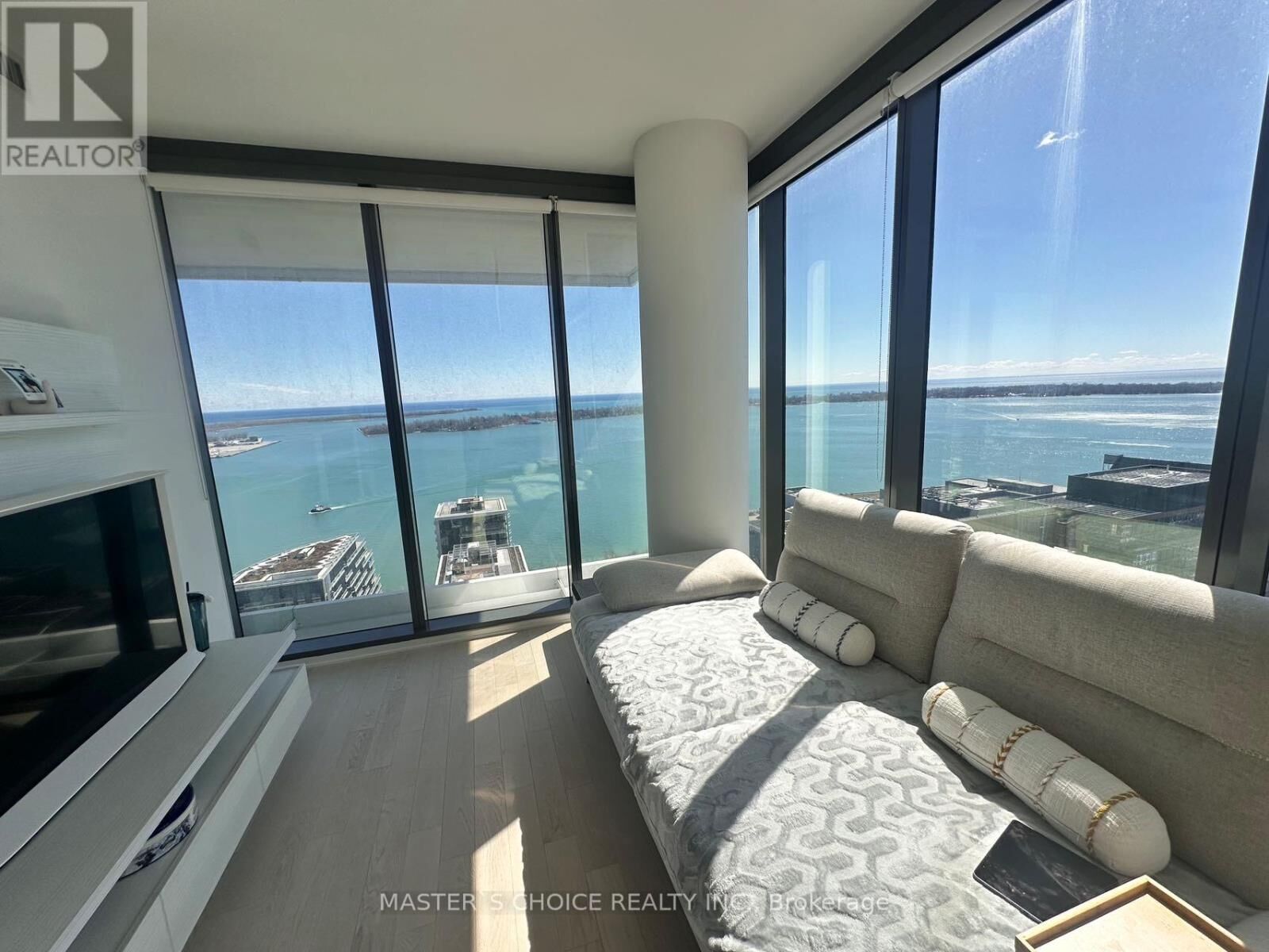 Property Photo:  16 Bonnycastle Street 2809  ON M5A 0C8 