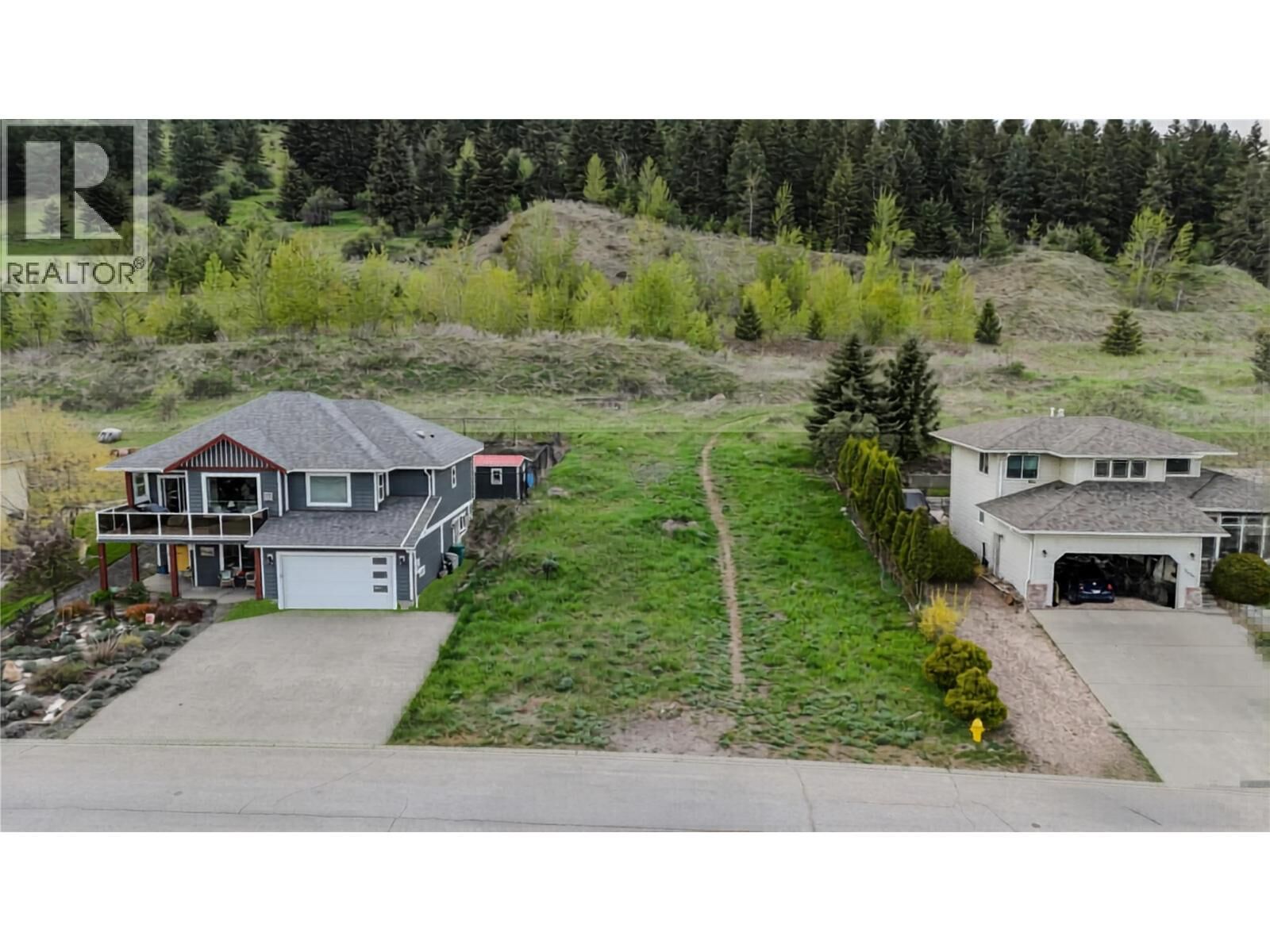Property Photo: 2000 Mountain View Avenue BC V0E 2G0