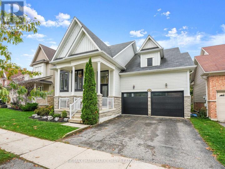 Property Photo:  102 Diana Way  ON L4M 7J2 