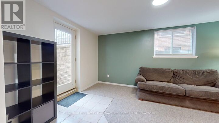 Property Photo:  22 Moss Place Lower  ON N1G 4V1 