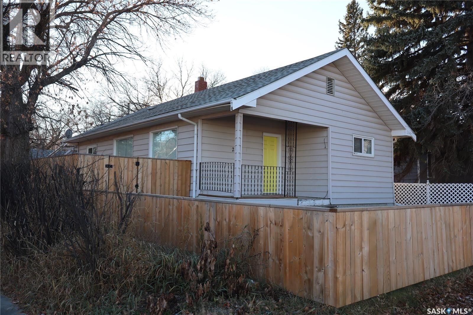 Property Photo:  203 5th Avenue W  SK S0H 0B0 