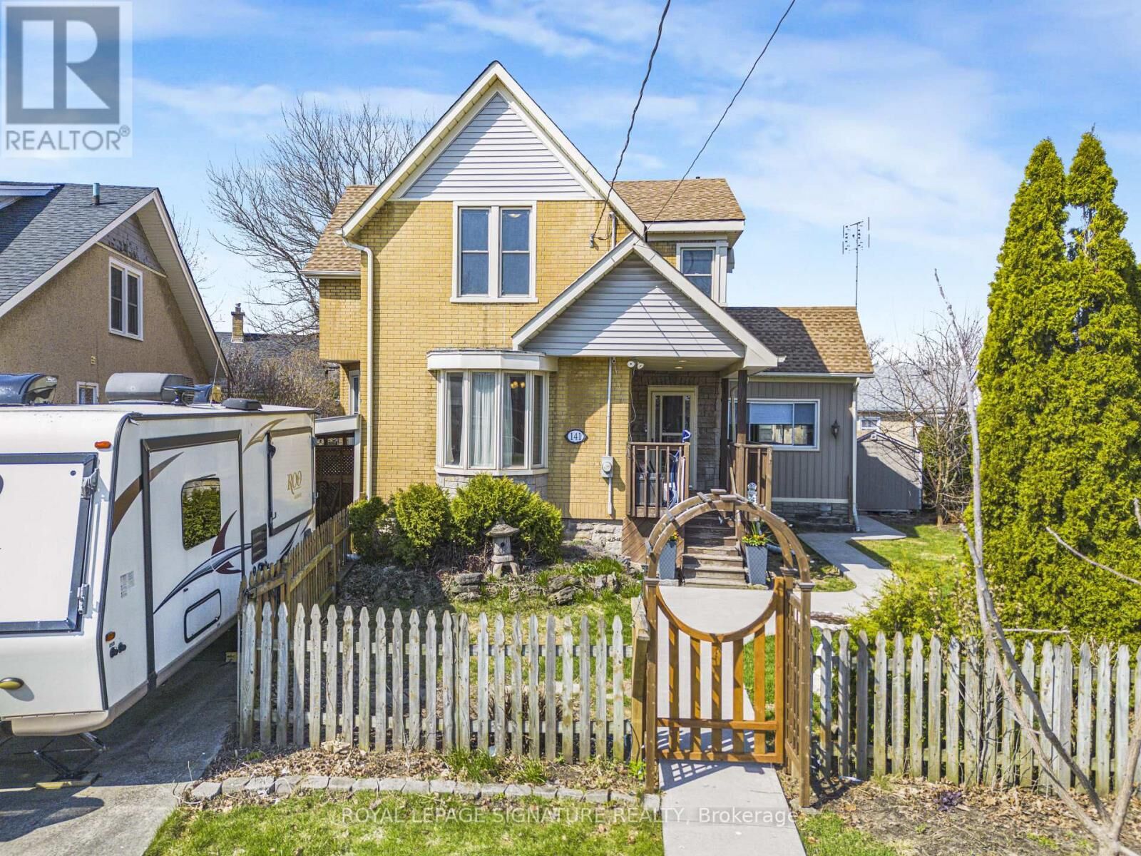 Property Photo:  141 York Street  ON L2R 6E8 