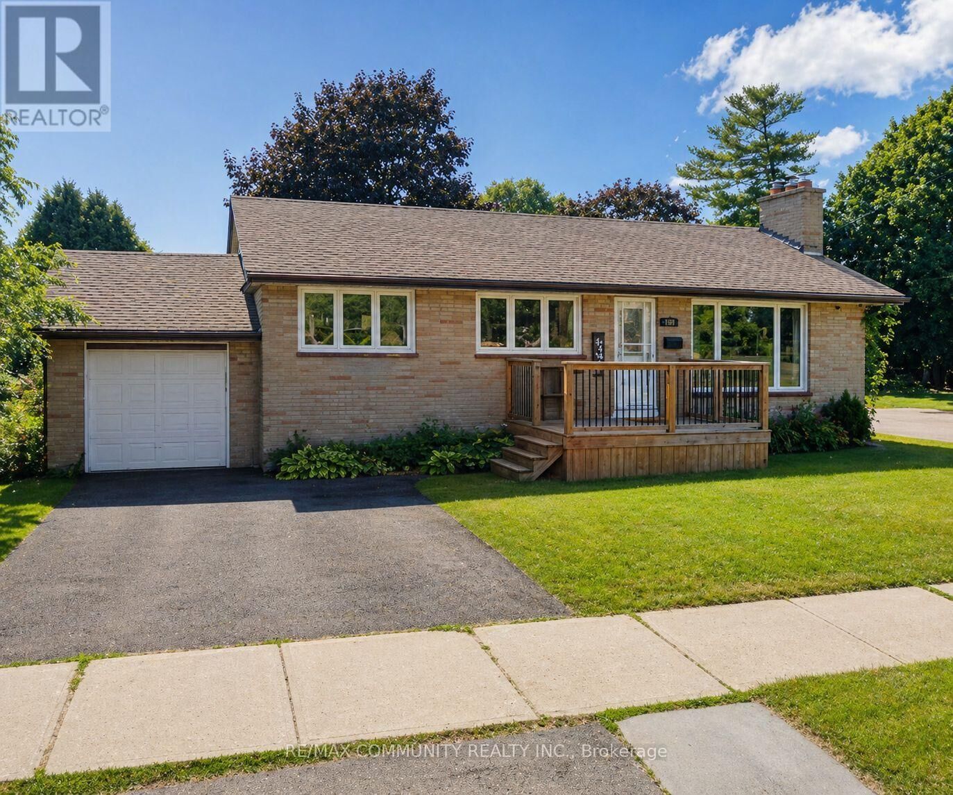 Property Photo:  108 Ontario Street  ON L1C 2T4 