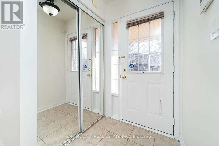 Property Photo:  2447 Baintree Crescent  ON L6M 4W9 