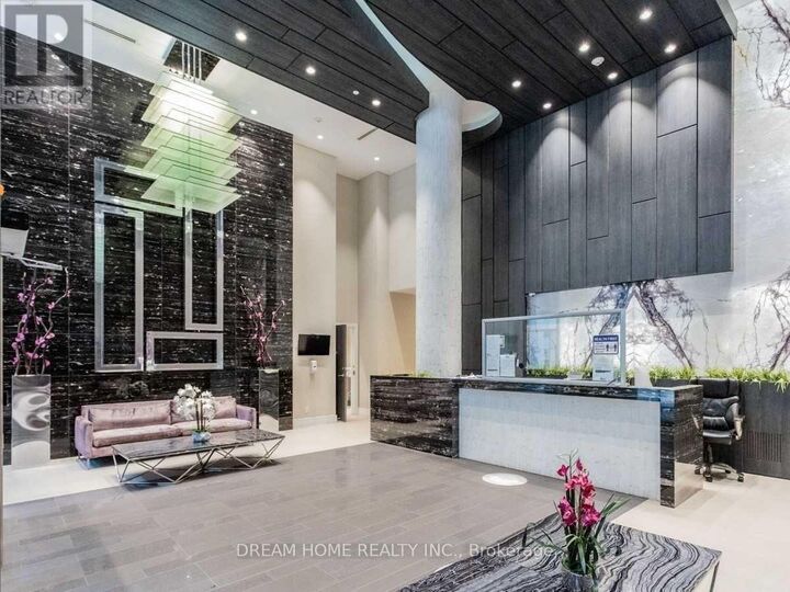 Property Photo:  9201 Yonge Street 2204  ON L4C 6Z2 