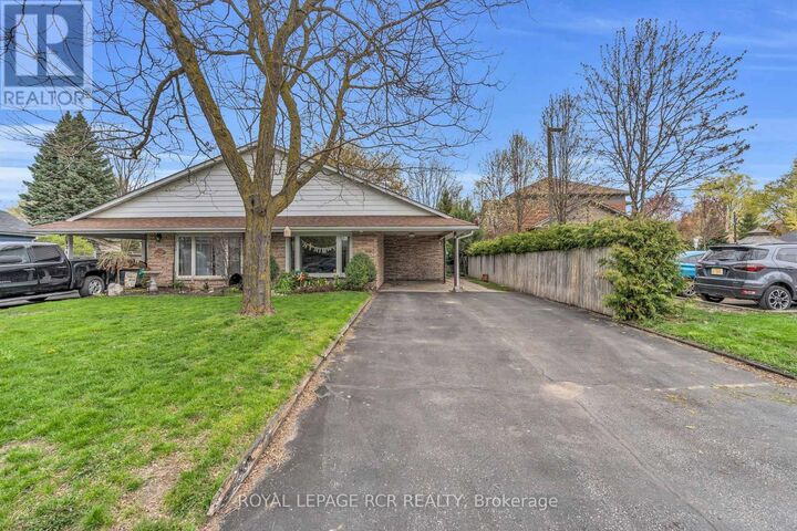Property Photo:  126 Nelson Street B  ON L9R 1J5 