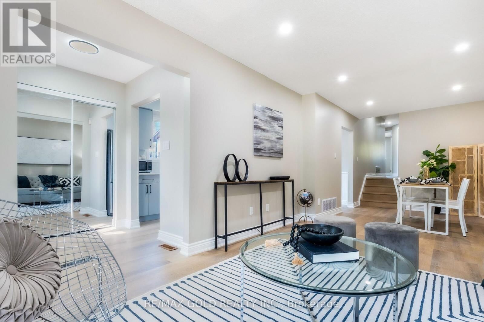 Property Photo:  27 Sylvia Street  ON L4M 5J2 