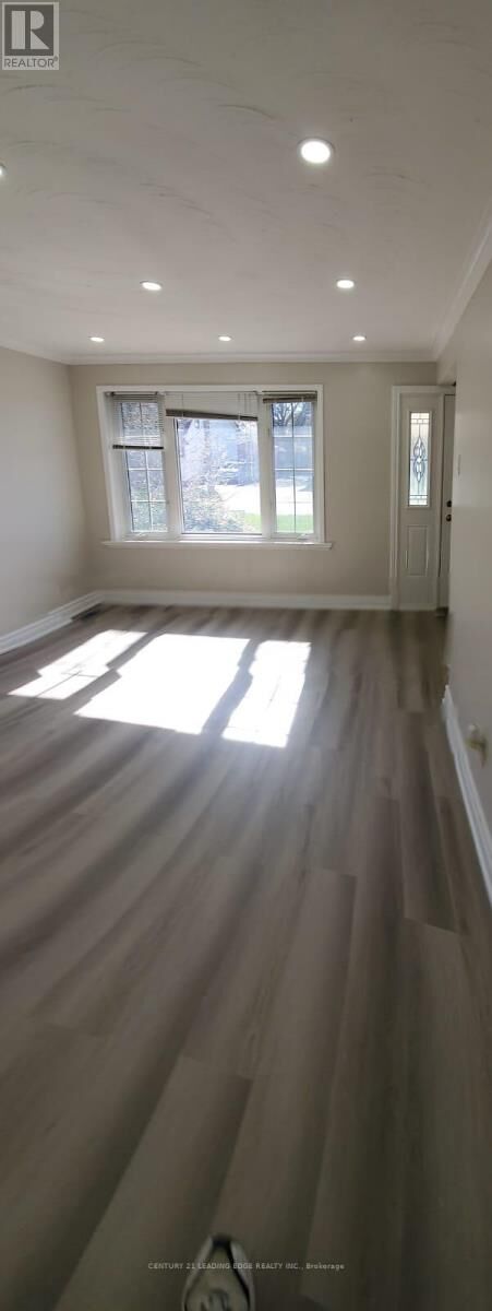 Property Photo:  607 Kent Street Main  ON L1N 4Y8 