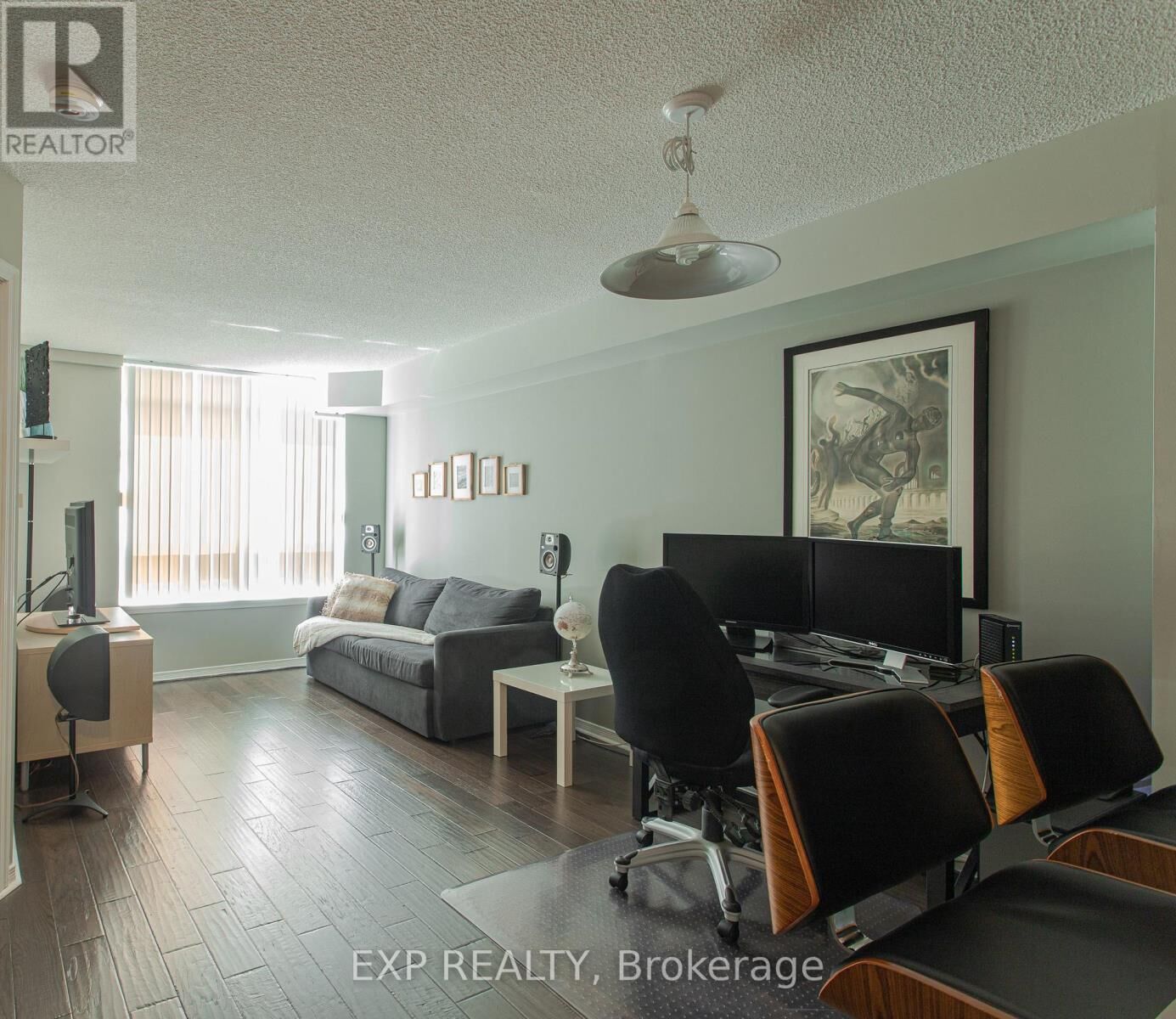 Property Photo:  8 Hillcrest Avenue 2717  ON M2N 6Y6 