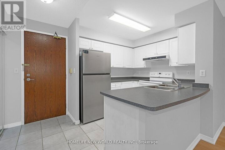 Property Photo:  3 Ellesmere Street 105  ON L4B 4N2 