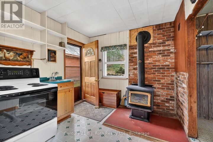 Property Photo:  3640 Muskoka Rd 117 Road East  ON P0B 1A0 