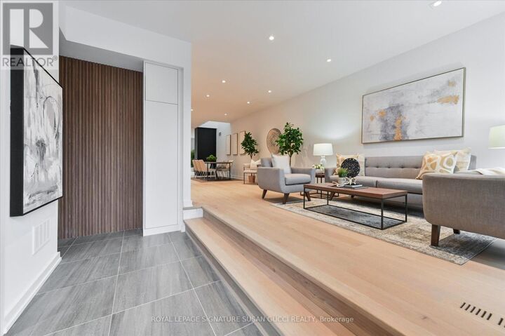 Property Photo:  44 Doris Drive  ON M4B 3C9 