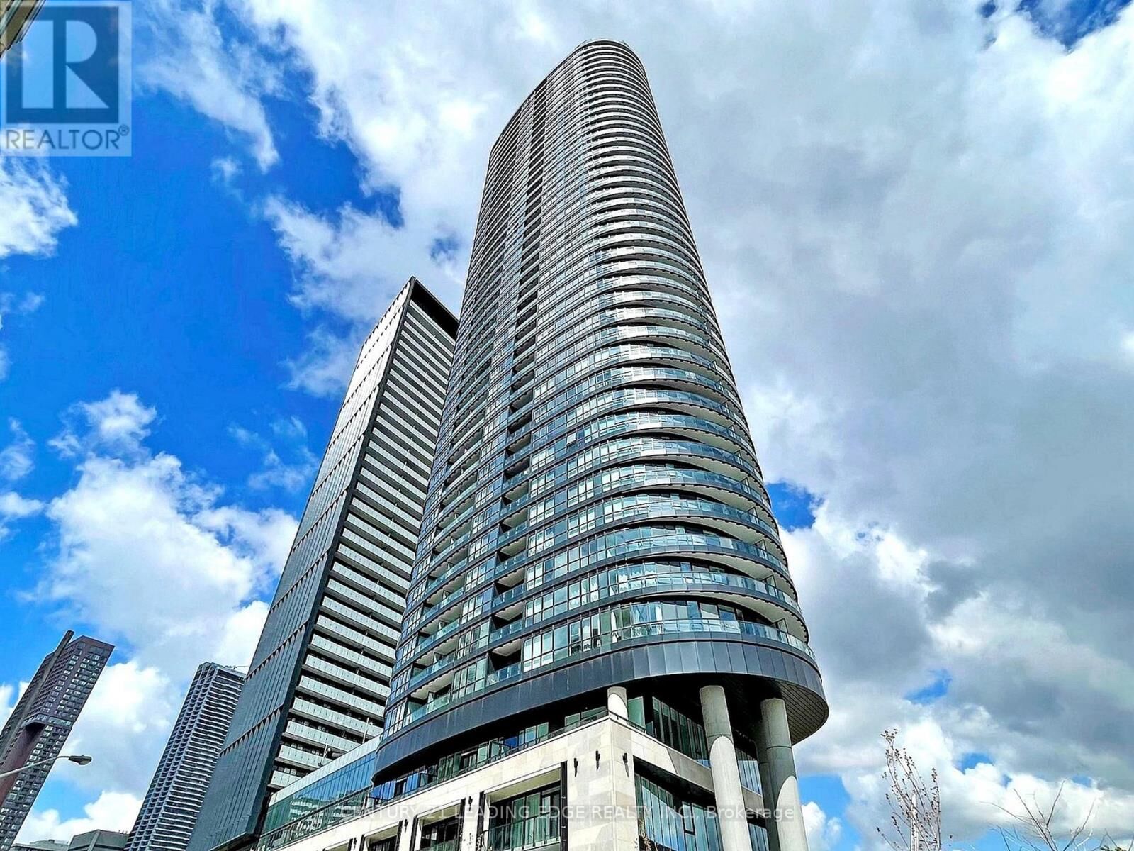 Property Photo:  585 Bloor Street East 821  ON M4W 0B3 