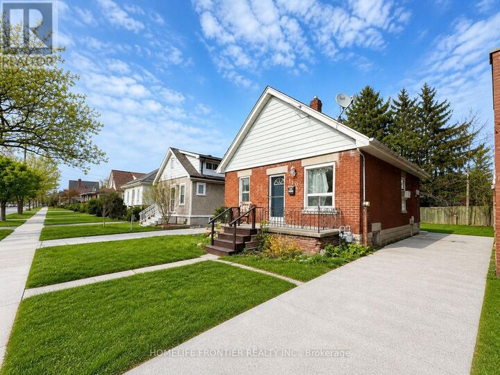 Property Photo:  110 St Julien Street  ON N5Z 2M7 