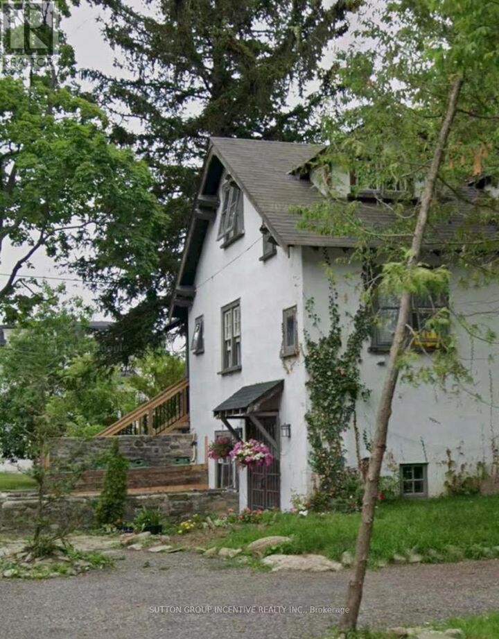 Property Photo:  233 Ellerslie Avenue Main  ON M2N 1Y3 