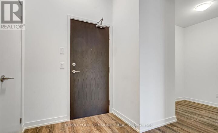 Property Photo:  200 Sackville Street 1309  ON M5A 0C4 