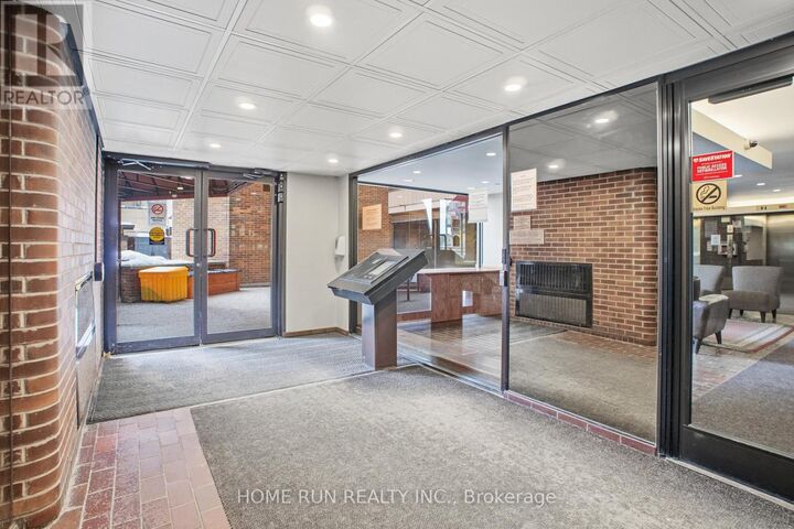 Property Photo:  151 Bay Street 104  ON K1R 7T2 