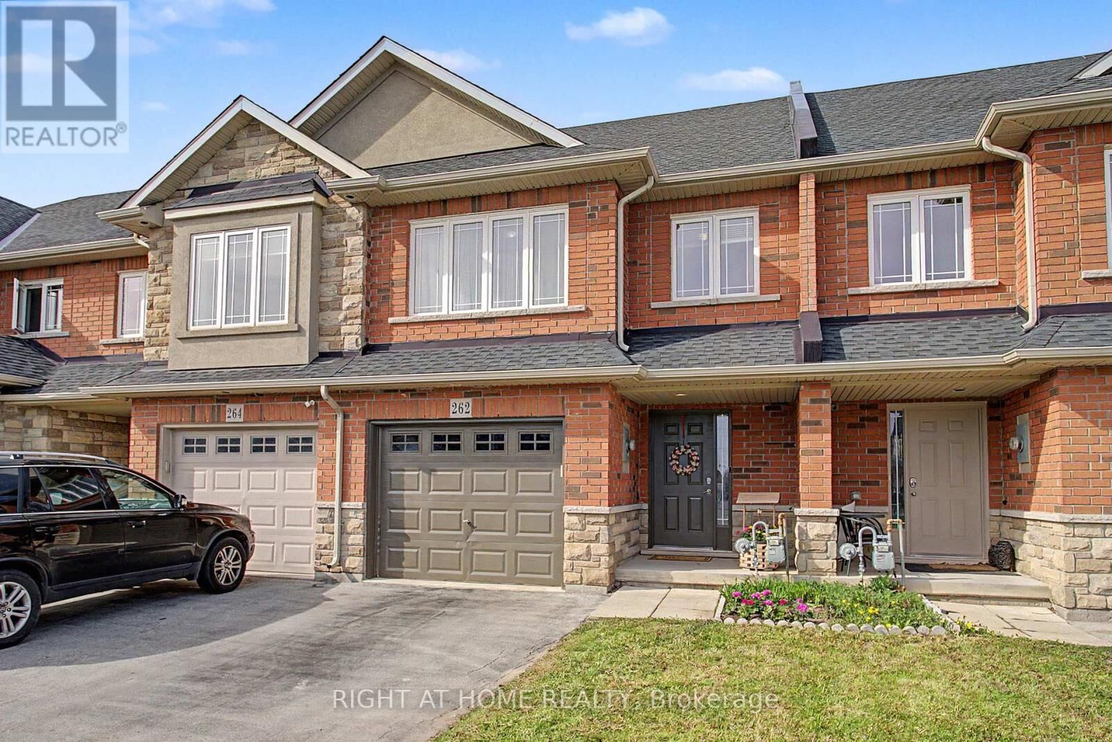 Property Photo:  262 Pinehill Drive  ON L0R 1P0 