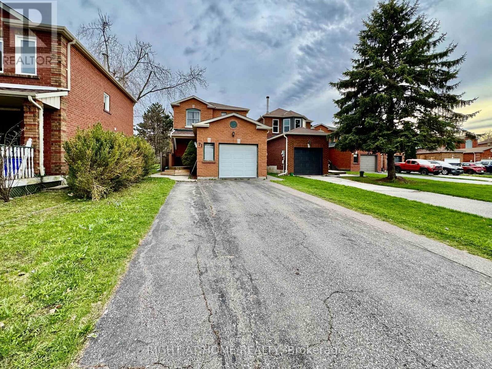 Property Photo:  71 Weatherup Crescent Main  ON L4N 7J6 