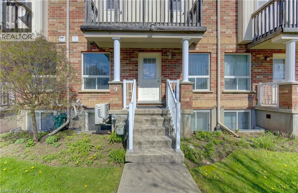 Property Photo:  142 York Road 9  ON N1E 3E9 