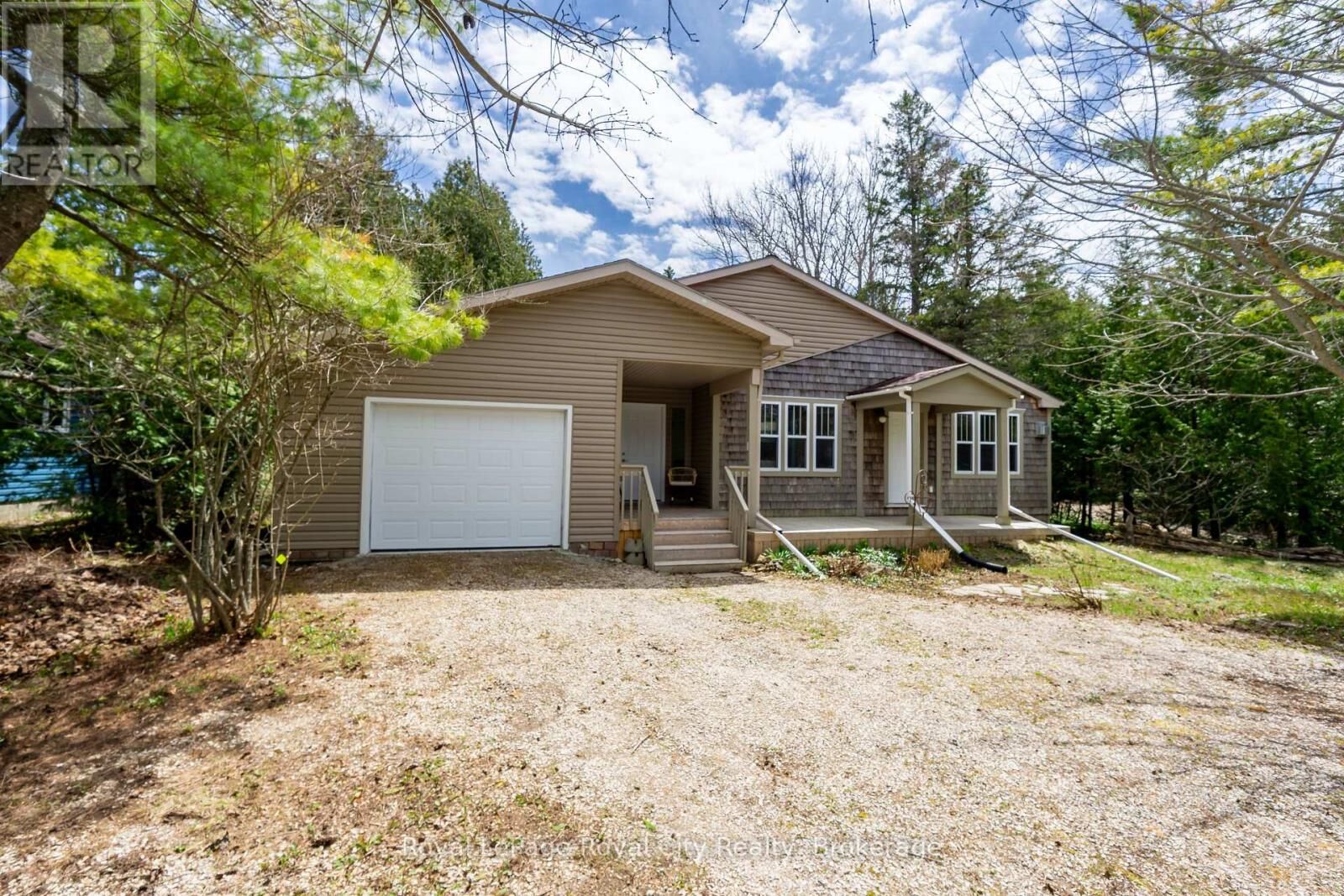 Property Photo:  48 Head Street  ON N0H 2R0 
