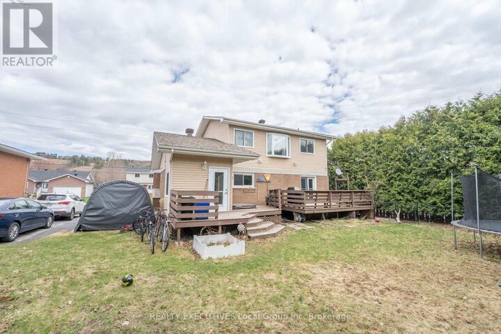 Property Photo:  699 Norman Avenue  ON P1B 8C2 