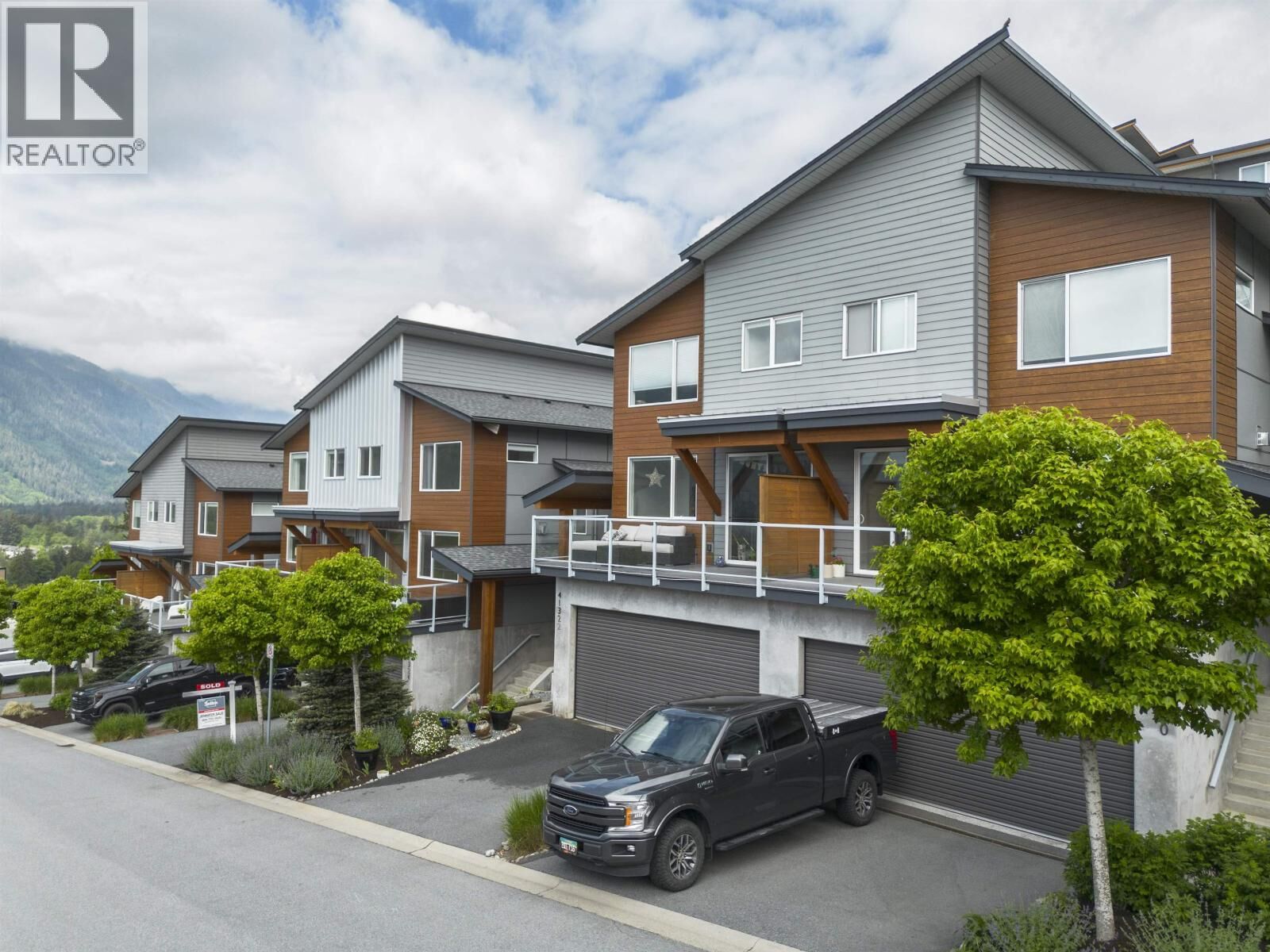 Property Photo:  41322 Horizon Drive  BC V8B 0Y7 