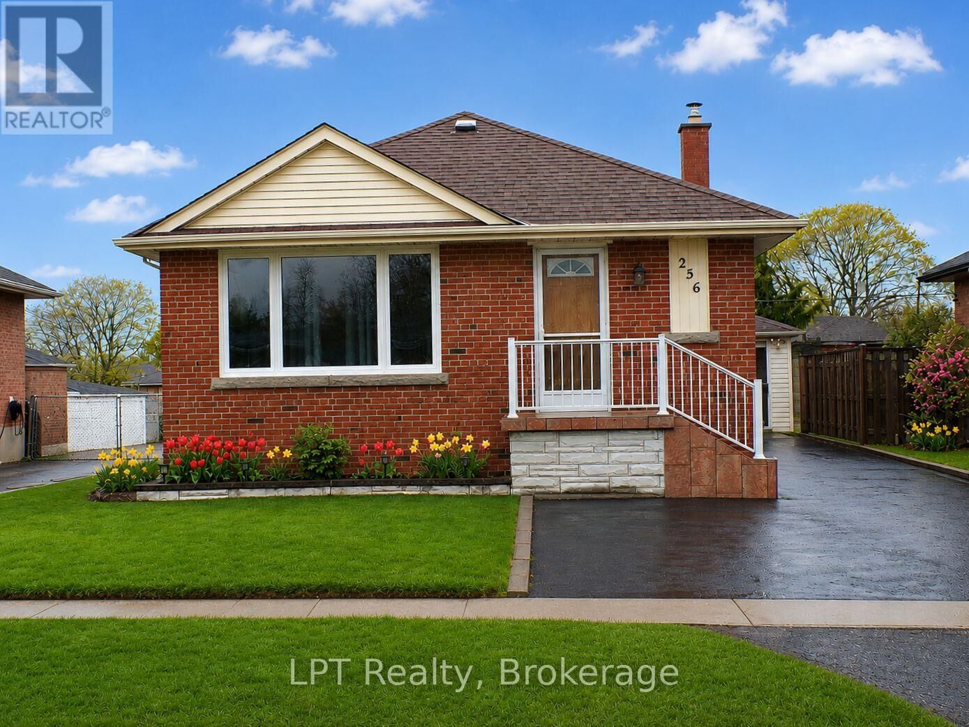 Property Photo:  256 Farewell Street  ON L1H 6L9 