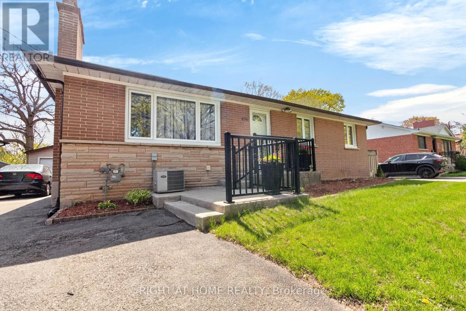 Property Photo:  874 Francis Road  ON L7T 3Y2 