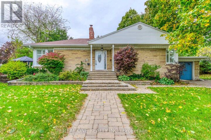 Property Photo:  2181 Courtland Drive  ON L7R 1S2 