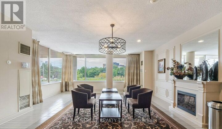 Property Photo:  326 Major Mackenzie Drive East 314  ON L4C 8T4 