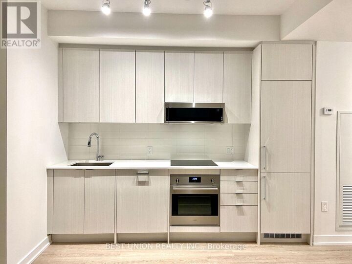 Property Photo:  250 Lawrence Avenue West 516  ON M5M 1B1 