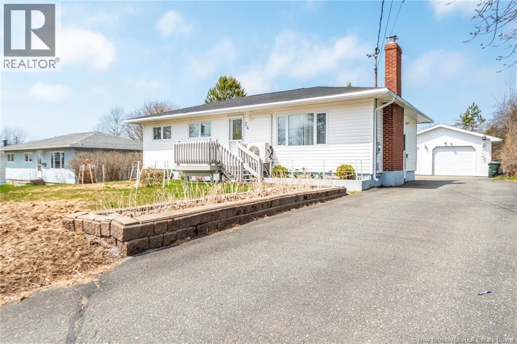 Property Photo:  24 Glengarry Drive  NB E2J 2Y3 